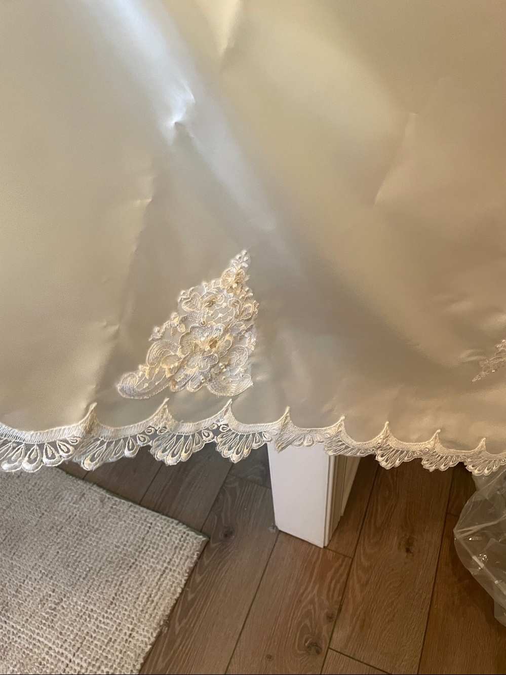 Wedding Dress  Ivory Satin Lace - Puff Sleeves - Picture 3 of 16